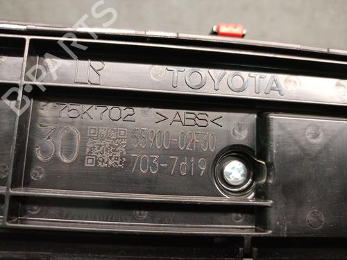 Climate control TOYOTA COROLLA Saloon (_E21_) 1.8 VVTi Hybrid (ZWE211, MZEA12) | BP32454761I5 