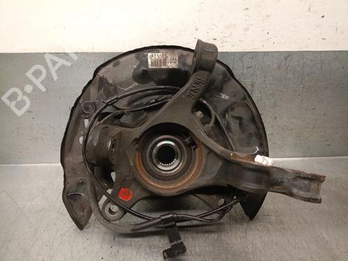 Used Left front steering knuckle TOYOTA YARIS (_P13_) 1.5 (NSP131_) (112 hp) 23425903