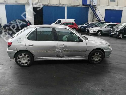 Right taillight PEUGEOT 306 Hatchback (7A, 7C, N3, N5) 2.0 HDI 90 | BP6454496C35 