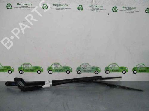 Used Front windshield wiper arm FORD FIESTA V (JH_, JD_) 1.4 TDCi (68 hp) 3471045