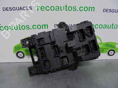 Fuse box TOYOTA AVENSIS (_T22_) 2.0 i (ST220_, ST220R) | BP2331240E1 