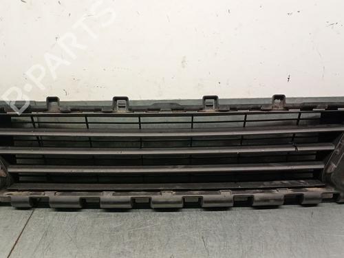 Used Grille PEUGEOT 308 II (LB_, LP_, LW_, LH_, L3_) 1.2 THP 130 (131 hp) 30579659