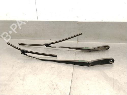 Used Front windshield wiper arm Front windshield wiper arm 39470830 39470830