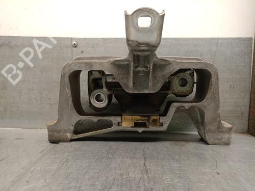 Used Engine mount MERCEDES-BENZ B-CLASS Sports Tourer (W246, W242) B 180 CDI (246.200) (109 hp) 24196557