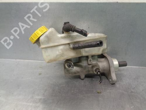 Used Brake master cylinder VW TRANSPORTER T5 Van (7HA, 7HH, 7EA, 7EH) 2.5 TDI (130 hp) 13819779