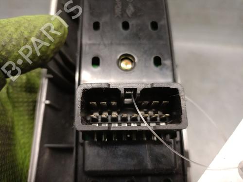 Left front window switch KIA SPORTAGE II (JE_, KM_) 2.0 i 16V | BP32435461I27  - Image 5