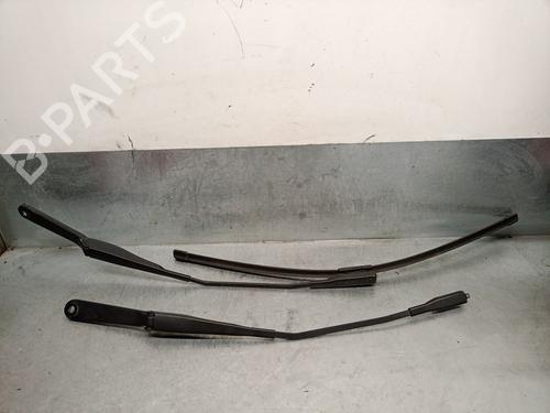 Used Front windshield wiper arm IVECO DAILY VI Van 35S15, 35C15, 40C15, 50C15 (150 hp) 23102042