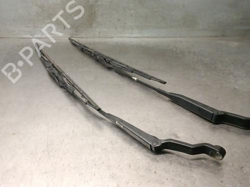 Used Front windshield wiper arm Front windshield wiper arm 36996712 36996712