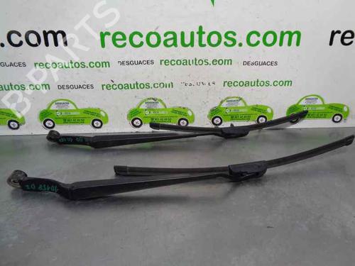 Used Front windshield wiper arm LEXUS IS I (_E1_) 200 (GXE10) (155 hp) 5613444