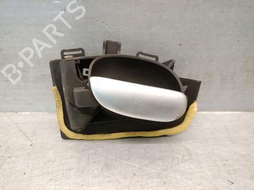 Venstre foran invendig håndtak PEUGEOT 206 Hatchback (2A/C) 1.4 HDi eco 70 (68 hp) 30743339