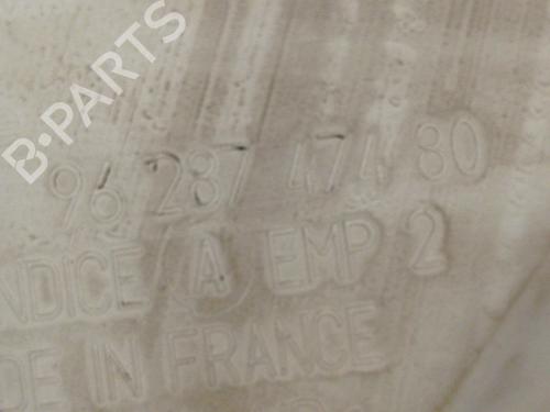 Windscreen washer tank PEUGEOT 206 Hatchback (2A/C) 1.4 i | BP26741279C113 
