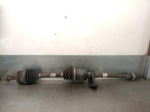 Used Right front driveshaft KIA SORENTO III (UM) 2.2 CRDi (200 hp) 27513745