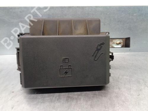 Used Fuse box Fuse box 9211629 9211629