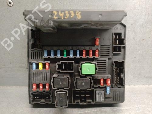 Sikringsdåse NISSAN QASHQAI I (J10, NJ10) 1.6 (117 hp) 31161670