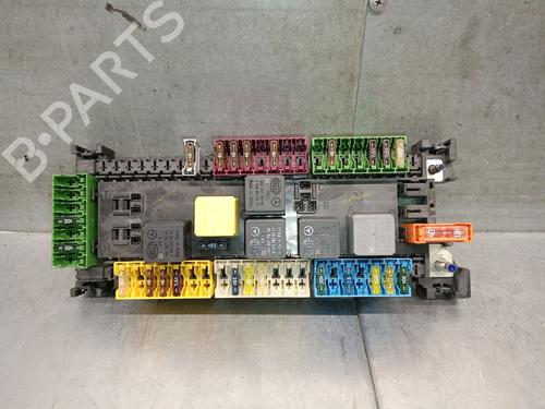 Used Fuse box Fuse box 39617852 39617852