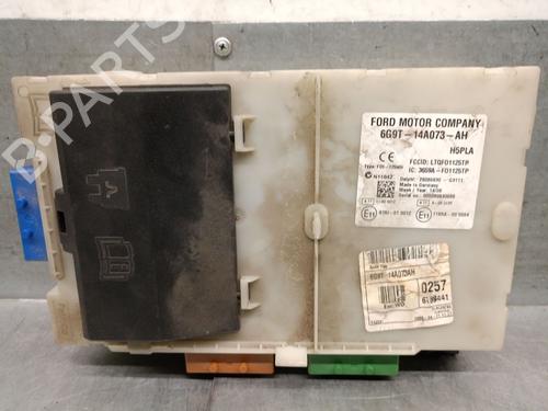 Used Fuse box Fuse box 39621716 39621716
