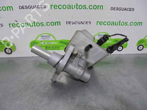 Used Brake master cylinder PEUGEOT 5008 (0U_, 0E_) 1.6 BlueHDi 120 (120 hp) 2315674