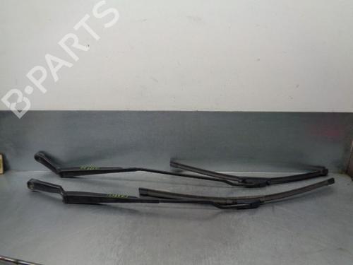 Used Front windshield wiper arm VW GOLF IV (1J1) 1.9 TDI (90 hp) 12056728