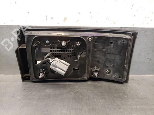 Left tailgate light LAND ROVER DISCOVERY V (L462) 2.0 Sd4 4x4 | BP37016196C79 - Image 2