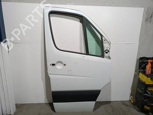 Used Right front door VW CRAFTER 30-50 Platform/Chassis (2F_) 2.5 TDI (163 hp) 31850928