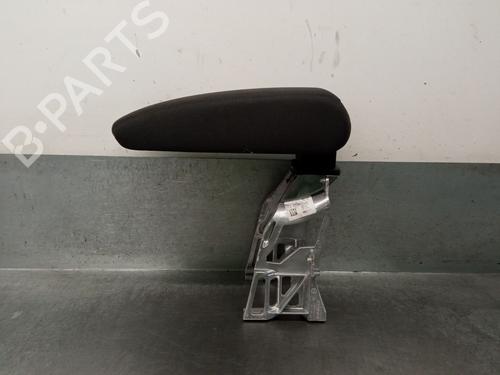 Used Armrest / Center console AUDI Q3 (F3B) 35 TDI (150 hp) 29452256