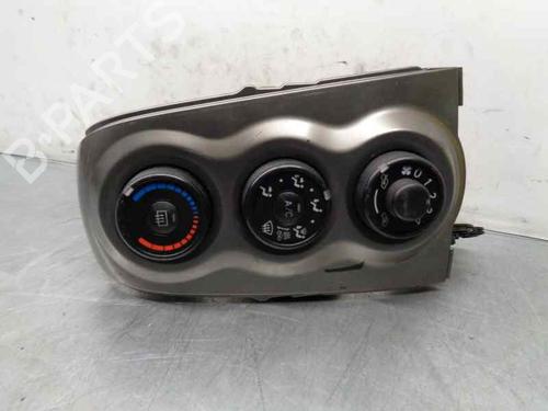 Used Climate control TOYOTA YARIS (_P9_) 1.33 VVT-i (NSP90_, NSP90R) (100 hp) 7003828