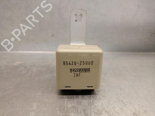 Used Electronic module HYUNDAI ACCENT II (LC) 1.5 CRDi (82 hp) 20713212