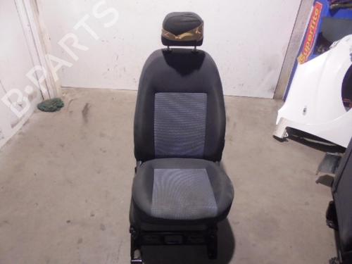 Stoel rechts voor PEUGEOT BIPPER Tepee 1.3 HDi 75 (75 hp) 9677763
