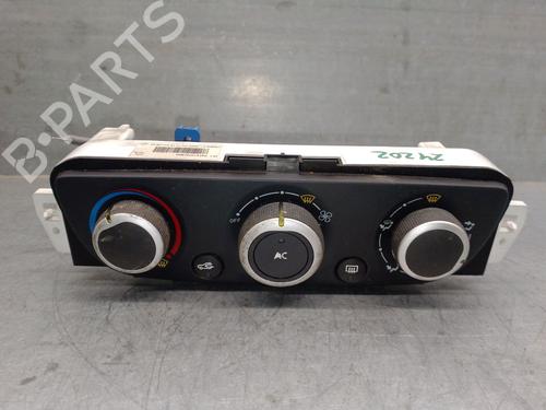 Used Climate control RENAULT MEGANE III Hatchback (BZ0/1_, B3_) 1.5 dCi (BZ0C) (90 hp) 31015175