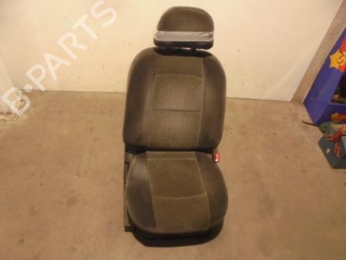 Stoel rechts voor HYUNDAI SANTA FÉ I (SM) 2.4 16V (146 hp) 10638238
