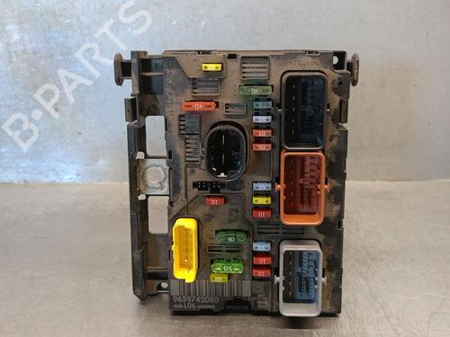Used Fuse box Fuse box 37449169 37449169