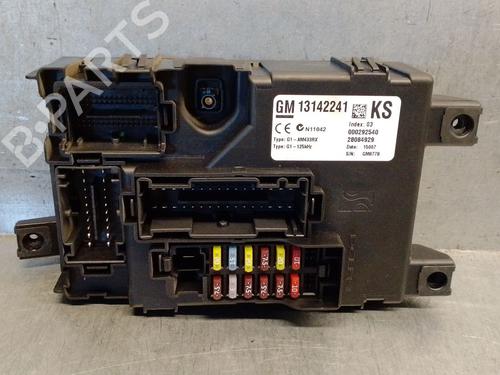 Fuse box OPEL CORSA D (S07) 1.3 CDTI (L08, L68) 13142241 | 13142241 | 28084929 | DELPHI