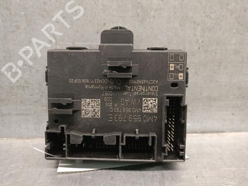 Used Comfort control module Comfort control module AUDI Q7 (4MB, 4MG, 4MQ) SQ7 TDI quattro (435 hp) 33431818 33431818