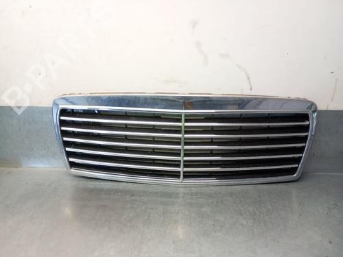 Used Grille MERCEDES-BENZ E-CLASS (W210) E 280 (210.063) (204 hp) 26323781