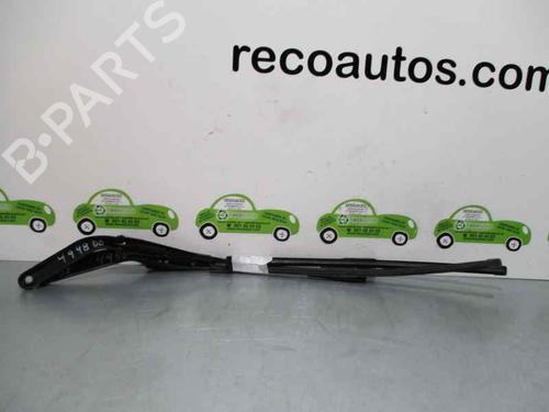 Used Front windshield wiper arm BMW 1 (E87) 118 d (122 hp) 3470287