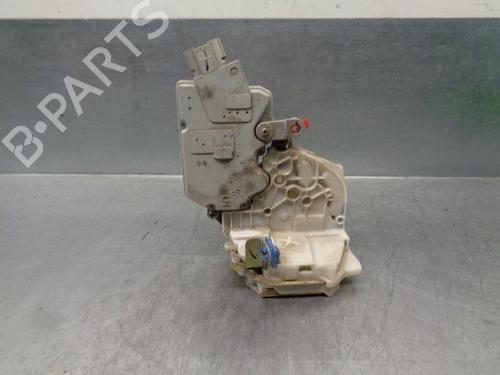 Used Rear left lock NISSAN PRIMERA (P11) 2.0 TD (90 hp) 9294056