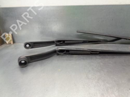Front windshield wiper arm KIA SORENTO I (JC) 2.5 CRDi 4WD | BP13622572C143 