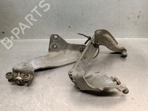 Used Hinge/Door check strap HYUNDAI H-1 Van (A1) 2.5 TD (80 hp) 32023390