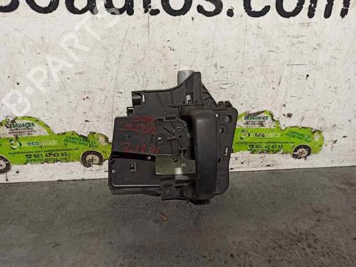 Used Rear right interior door handle Rear right interior door handle 5268201 5268201