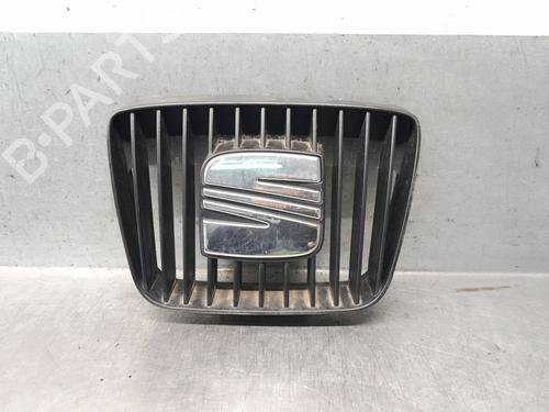 Used Grille Grille 37665849 37665849
