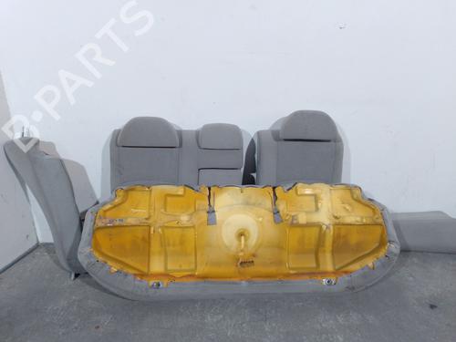 Rear seat KIA CERATO I Saloon (LD) 2.0 CRDi | BP29924964C17