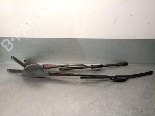 front-windshield-wiper-arm-mercedes-benz-c-class-w203-2000-2001-2002-2003-2004-2005-2006-2007-39204484 main image