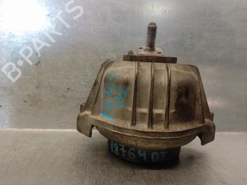 Used Engine mount BMW 3 (E90) 320 d (177 hp) 15526482