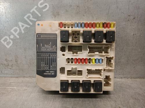 Used Fuse box NISSAN NOTE (E11, NE11) 1.6 (110 hp) 25235255