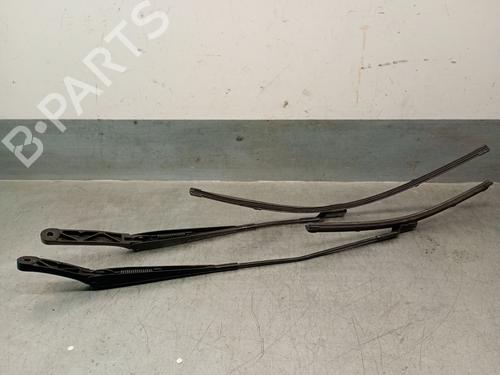 Used Front windshield wiper arm SEAT ATECA (KH7, KHP) 1.6 TDI (115 hp) 22728480