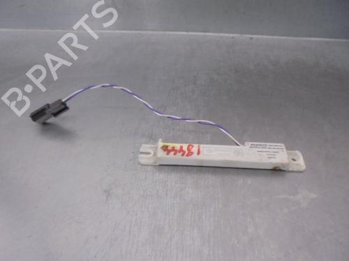 Antenne/Base RENAULT MEGANE IV Hatchback (B9A/M/N_) [2015-2025]  14832629