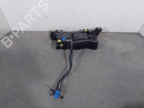 Used Fuel tank Fuel tank PEUGEOT 3008 II SUV (MC_, MR_, MJ_, M4_) 1.5 BlueHDi 130 (131 hp) 32294823 32294823