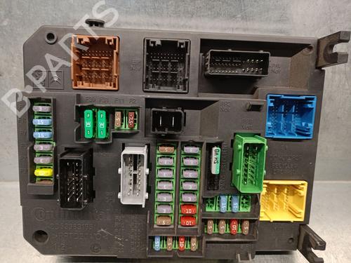 Fuse box CITROËN C4 Picasso II 1.6 BlueHDi 120 | BP25273050E1 - Image 4
