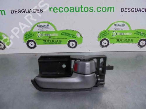 Venstre foran invendig håndtak SUZUKI SWIFT III (MZ, EZ) 1.3 DDiS (RS413D) (69 hp) 3216778