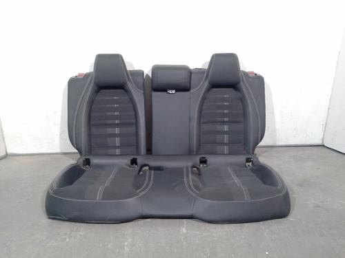 Sæde Bagtil Sæde Bagtil MERCEDES-BENZ CLA Coupe (C117) CLA 200 CDI / d (117.308) (136 hp) 39715943 39715943